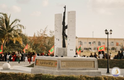 ނޮވެމްބަރު 3 ގެ ބަތަލު ޝަހީދު ހުސައިން އާދަމްގެ ހަނދާނީ ބިނާއެއް ކުޅުދުއްފުށީގައި ހުޅުވައިފި