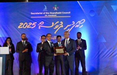 ހޯރަފުށީގެ ތަރައްގީގެ އެންމެ ޝަރަފުވެރި އައްޑަނަ ކުރީގެ ރައީސް އިބޫއަށް