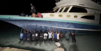 ދަންވަރު ނުކުމެ ހުޅުދެލީ ރައްޔިތުން ދެއްކީ ނަމޫނާ