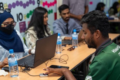 ގަވާއިދާ ޚިލާފަށް އެތެރެވާތީ، ބަންގްލަދޭޝް ލޭބަރުން ގެނައުން އަނެއްކާވެސް ހުއްޓާލާފައި