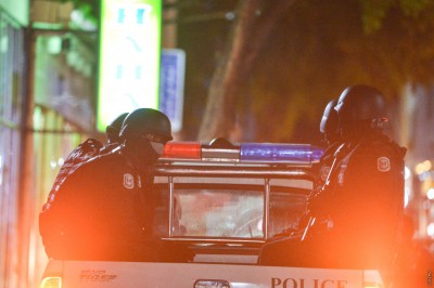 ފޭރޭ ދެ މީހަކު ބަންދުކޮށްފި، ފޯނުގައި އެތައް ބައެއްގެ ބަރަހަނާ މަންޒަރު