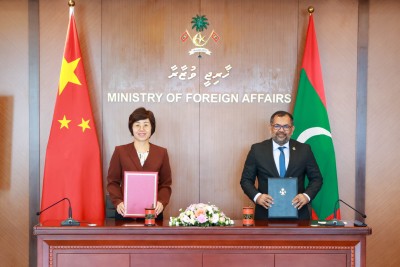 ދަތި ވަގުތުތަކުގައި ބޭނުންކުރުމަށް ޗައިނާއިން 1500 ޓަނުގެ ބޯފެން ހަދިޔާކޮށްފި