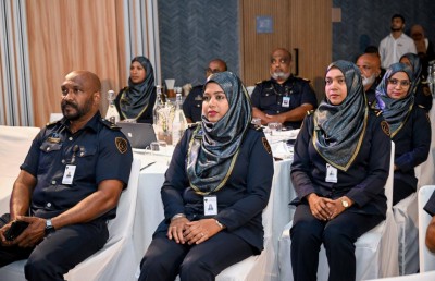 ސަރަހައްދުގެ ފުރަތަމަ ޑިޖިޓަލައިޒް އިމިގްރޭޝަންގެ ޝަރަފާ އެކު އިންގިލާބެއް