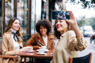 އެކުގައި ވަޒީފާ އަދާކުރާ މީހުންނަކީ ރައްޓެހިންތަ؟