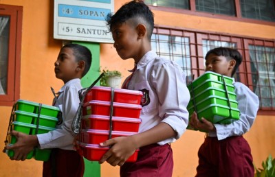 އިންޑޮނީޝިއާގައި ކާނާ ވިހަވުމުގެ މައިގަނޑު ސަބަބަކީ ސްކޫލްތަކުގެ ހިލޭ ނާސްތާ: ސަރުކާރު