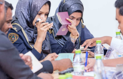 ގަވާއިދާ ޚިލާފަށް އުޅޭ ބިދޭސީން އަތުލައިގަންނަން މިފަހަރު ނުކުތީ ހުސް އަންހެން އޮފިސަރުން