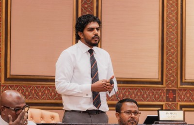 މުސާރަތައް ބޮޑުކުރުމާ އެކު، އިންފްލޭޝަނާ ދެކޮޅަށް ފިޔަވަޅުތަކެއް އަޅަންޖެހޭ: އަޒާން