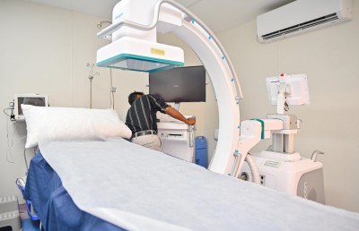 ޕެއިން ކްލިނިކުގައި ސީ-އާމް މެދުވެރިކޮށް ތަދަށް ދޭ ފަރުވާތައް ރަސްމީކޮށް ތައާރަފްކޮށްފި