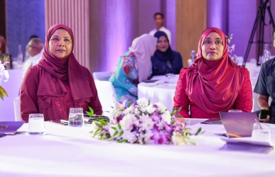 15 މީހަކަށް ރެހެންދި އެވޯޑު ދީފި