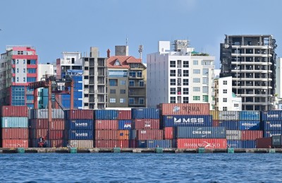 ބަލިކަށި މަގަތުފާލަމަކާ ހެދި ވިޔަފާރި ބަނދަރު ބޮޑު ރިސްކެއްގައި!