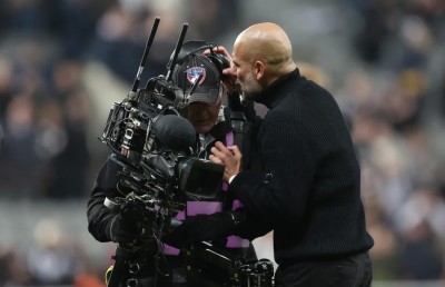 މެޗުން ބަލިވުމުން ގާޑިއޯލާ "ވަރުގަނޑު ބާލާލީ" ކެމެރާމަނަށް