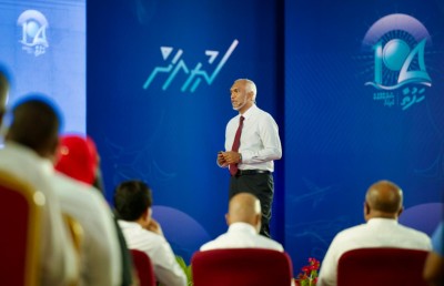 ރައީސް، މާލޭގެ ރައްޔިތުންނާއި ވިޔަފާރިވެރިން ގާތަށް