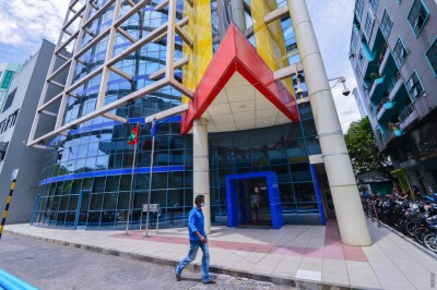 ޓިޝޫ ކަމަށް ބުނެ އެތެރެކުރަން އުޅުނު 3 މިލިއަނަށްވުރެ ގިނަ ސިނގިރޭޓު އަތުލައިގެންފި