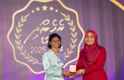 ގައުމެއް ބިނާކުރުމުގެ އަސްލަކީ އަންހެނުން: ފަސްޓް ލޭޑީ