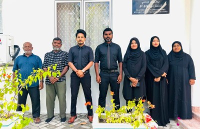 މުސާރަ މައްސަލާގައި ޖުޑިޝަރީ މުވައްޒަފުން އިހުތިޖާޖު ކުރުމަށް ކަޅު ހެދުމުގައި އޮފީހަށް