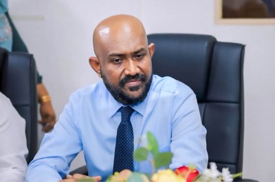 އޭސީސީގައި ސަރުކާރުގެ ކުންފުނިތަކާ ގުޅުންހުރި 896 މައްސަލައެއް