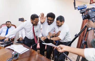 ގެއްލުން ދިން މައިކްތަކުގެ އަގު ދައްކަން މެންބަރުންނަށް އަންގަނީ
