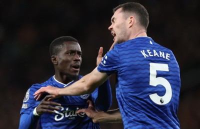 ރަތްކާޑްގެ ފައިދާއެއް ޔުނައިޓެޑަކަށް ނުނެގުނު؛ "ޓީމުގައި ހަމަ ކަމެއް ނެތީ"