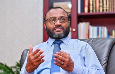 ޒަކާތުން އެހީ ނުވި ކަމަށް ބުނުމުން މިނިސްޓަރު ޝަހީމް ހާމަކުރެއްވީ އެ މީހާގެ އެކައުންޓުގައި ހުރި ފައިސާގެ އަދަދު!