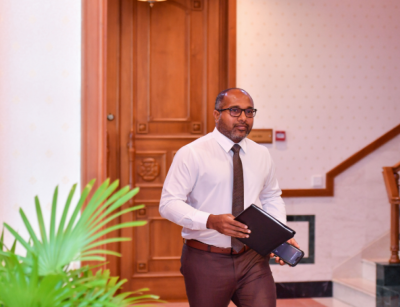 އިހުސާން މި ދެއްކެވީ މިނިސްޓަރެއްގެ ހުންނަންވީ ގަޓު