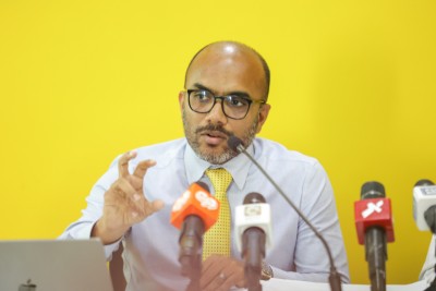 2،000 ސިޔާސީ މަގާމަށް މަހަކު 700 މިލިއަން ރުފިޔާ ޚަރަދުކުރޭ: އަމީރު