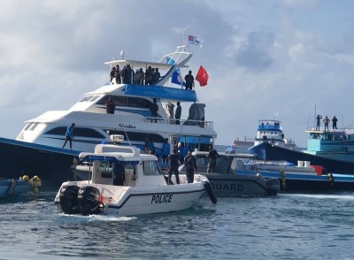 ކިރާ މަހަށް ލާރި ނުދޭތީ ކުޑަހުވަދޫ މަސްވެރިން ވެސް މުޒާހަރާއަށް