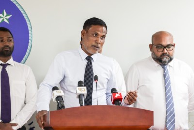 މިނިސްޓްރީއަކަށް ބޭނުންވާނީ ގިނަވެގެން ތިން ސިޔާސީ މަގާމު: ޝަމްހީދު