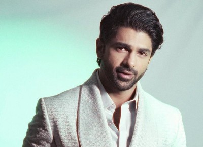 'ހީރާ މަންޑީ'ގެ އެކްޓަރަށް އިތުރު ތިން ފިލްމެއް