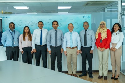 ދިވެހި ވިޔަފާރިވެރިންނަށް އީ-ކޮމާސް ފަހިކޮށްދޭން އެމެރިކާ ސަފީރާ އެކު މަޝްވަރާކޮށްފި