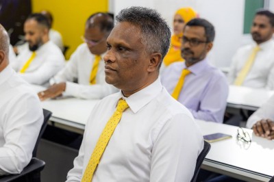 އެމްޑީޕީން ދިން ގޯއްޗާއި ފުލެޓު އަތުނުލެވިގެން އުޅެނީ އެމްޑީޕީގެ ވިސްނުންތެރިކަމުން: އާޒިމް