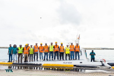 ބަންކަރިންގެ ޚިދުމަތް ފެށުމަށް ޕައިލެޓް ބޯޓާއި ޓަގުބޯޓެއް ރާއްޖެ ގެނެސްފި