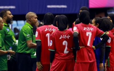 ނޭޕާލް އަތުންވެސް ރާއްޖެ ބަލިވީ ތިން ސެޓުން