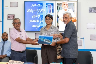 ލިޔުންތެރިޔާ ޝިޔާމްގެ ފޮތް ހަރުގަނޑުން 700 ފޮތް ގައުމީ ކުތުބުޚާނާއަށް