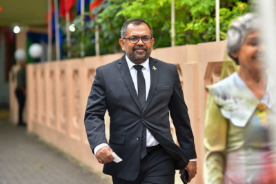 ރަސްމީ ދަތުރުފުޅެއްގައި މިނިސްޓަރު ޒަމީރު ބަޙްރައިނަށް ފުރާވަޑައިގެންފި