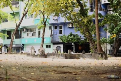 މާފަންނު ސަހަރާގެ ގަބުރުތައް ނަގައި، ތަން ސާފުކޮށްދޭނެ ބަޔަކު ހޯދަނީ