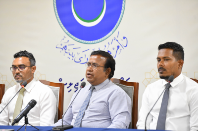 ސިޔާސީ މަގާމުތައް ދެހާހުގައި، ޕޭރޯލް ހުރީ އެއް ބިލިއަނުން މަތީގައި: ޣަފޫރު