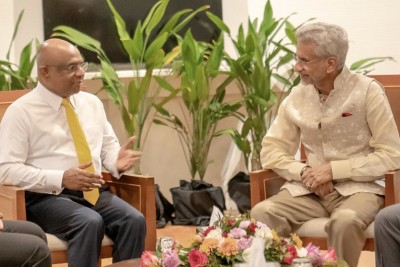 ޖައިޝަންކަރާއި ޝާހިދު ބައްދަލުކުރައްވައިފި: އެމްޑީޕީން އެދުނީ "ވެލްކަމް އިންޑިއާ" ވަގުތީކަމަކަށް ނުހަދަން