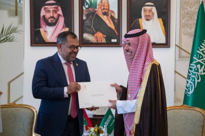 ޒަމީރު ސައުދީގެ ފޮރިން މިނިސްޓަރާ ބައްދަލުކުރައްވައި، ރައީސްގެ ސިޓީފުޅު ހަވާލުކުރައްވައިފި