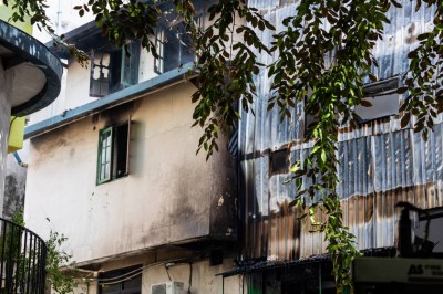 ކެފޭގައި ރޯވުމުން 56 މީހަކު ރައްކާތެރި ހިސާބުތަކަށް؛ ވަގުތީ ބޯހިޔާވަހިކަން ފޯރުކޮށްދެނީ