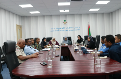 75 އަހަރު ވަންދެން ވަޒީފާގައި ހުރެވޭ ގޮތް ހެދުމުގެ މަސައްކަތް ފަށައިފި