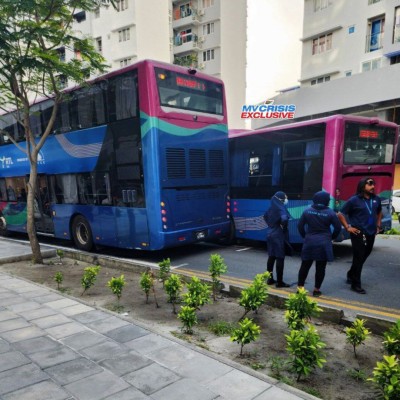 ވިނަރެސް ފުލެޓުތައް ކައިރީ ދެ ބަސް އެކްސިޑެންޓުވެއްޖެ