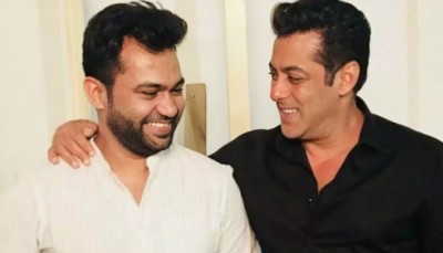 'ޓައިގަ ޒިންދާހޭ'ގެ ޑައިރެކްޓަރު އަލުން ވައިއާރްއެފަށް