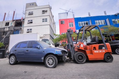 ގަވާއިދާ ޚިލާފަށް ހުޅުމާލޭ މަގުތަކުގައި ހުރި އުޅަނދުތައް މާދަމާ ނަގަނީ