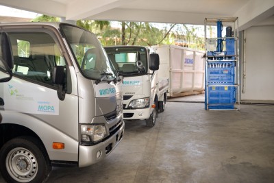 މޯޕާއިން ޕްލާސްޓިކް މެނޭޖުކުރާ ވަސީލަތްތަކާއި ޕިކަޕުތަކެއް ވެމްކޯއަށް ހަދިޔާކޮށްފި