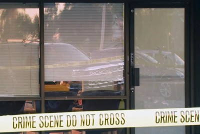 ކަމަލާ ހެރިސްގެ އެރިޒޯނާ ކެމްޕޭން އޮފީހަށް ބަޑީގެ ހަމަލާއެއް