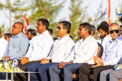 400 މިލިއަން ޑޮލަރަށް ހިސާބު ޖެހި ބަންކަރިންއިން ލިބުނީ 18 މިލިއަން