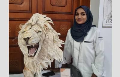 ދަރިފުޅުގެ ޚިޔާލަކަށް، ދެ ހަފުތާއިން ތައްޔާރުކުރި ސިންގާ ކޭކަށް ރަން މެޑަލް