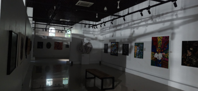 ކަރަންޓު ކެނޑިގެން އާޓް ގެލެރީގެ އެގްޒިބިޝަނެއް ހުއްޓުމަކަށް؛ ވައްކަމުގެ ތުހުމަތުތަކެއް