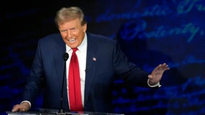 ހެރިސްއާއެކު އިތުރު ބަހުސަކަށް ނުދާނަން: ޓްރަމްޕް