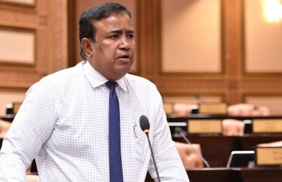 ޓެކްސް ބޮޑު ކޮށްފައި އެ ފައިސާއިން ސަރުކާރުތަކުން ކުރަނީ ވައްކަން: ޣަފޫރު